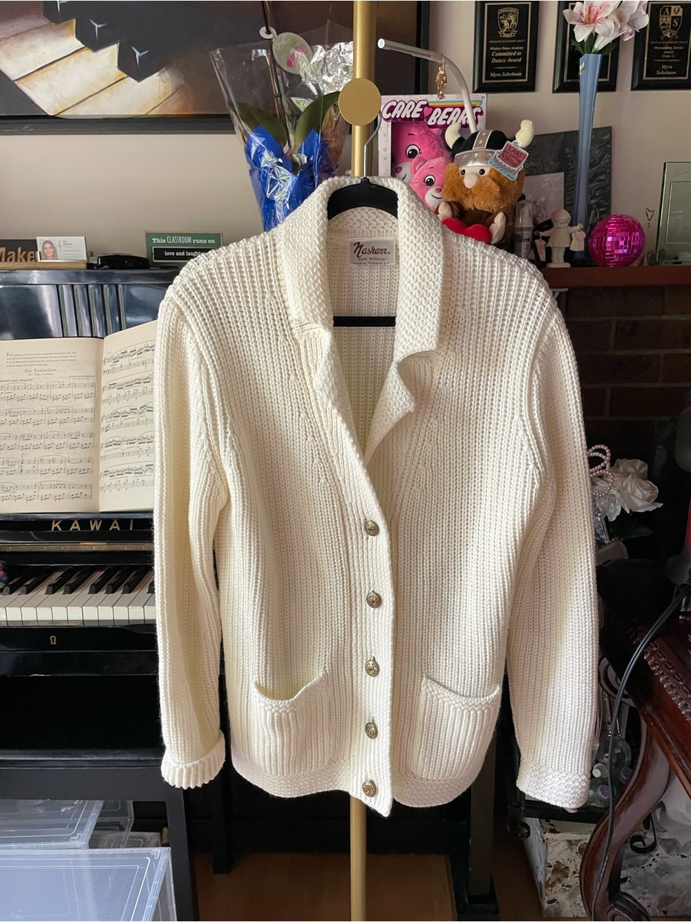 VTG Nasharr Frères Cream Button-Front Thick Acrylic Cardigan Sweater